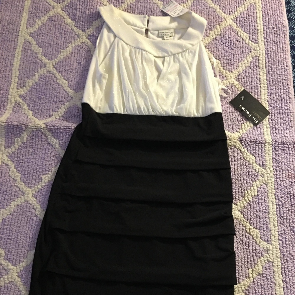 Dress - Picture 3 of 5